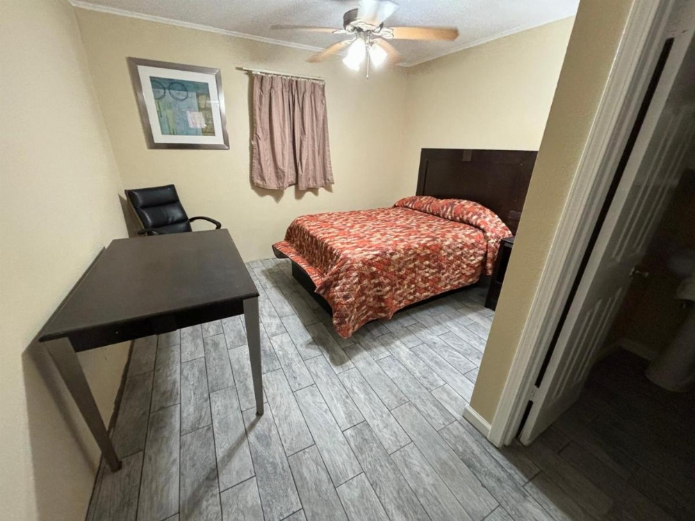 Cook's Motel Image 12