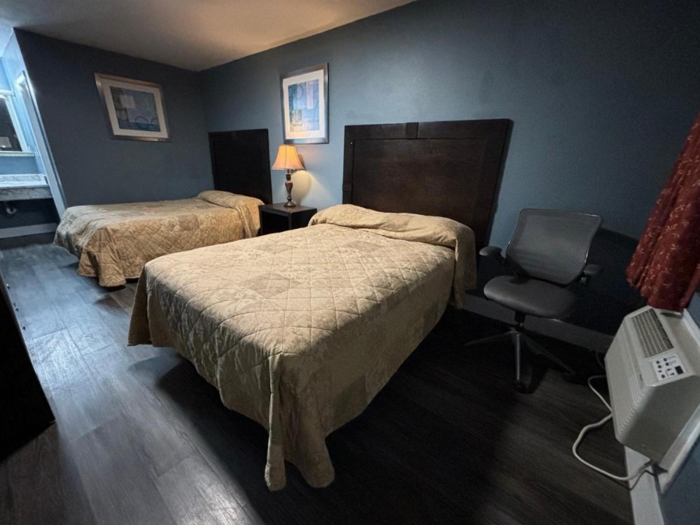 Cook's Motel Image 14