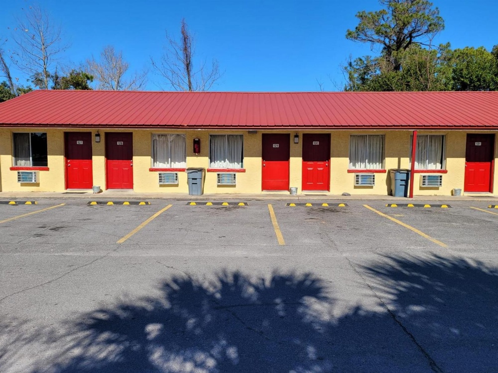 Cook's Motel Main image