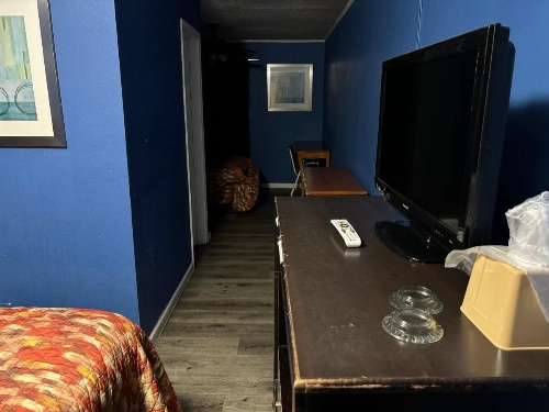 Cook's Motel image 21